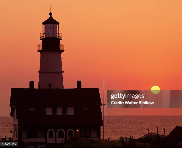 usa, maine, cape elizabeth, portland head light, dawn - walter bibikow stock pictures, royalty-free photos & images