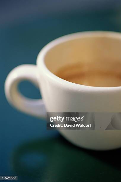 empty coffee cup, close-up - waldorf stock-fotos und bilder