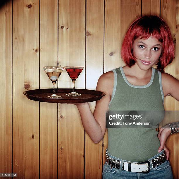 cocktail waitress with drinks on tray, portrait - plateau en bois photos et images de collection