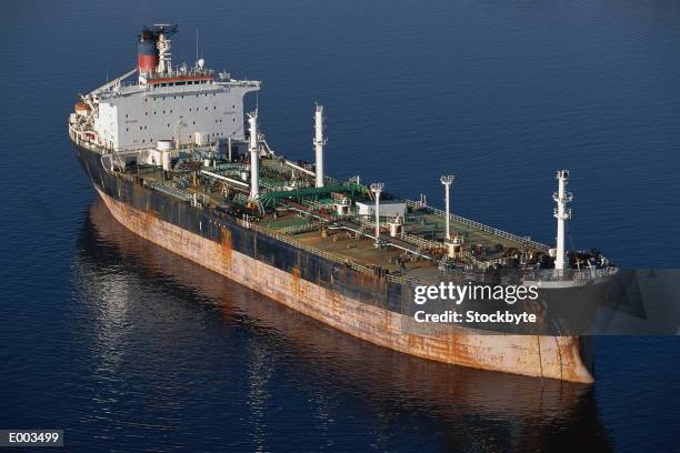 overhead view of tanker - oil tanker ship stock pictures, royalty-free photos & images