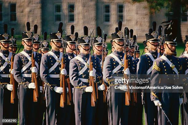 soldiers standing at attention, westpoint military academy - militärakademie west point stock-fotos und bilder