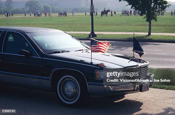 presidential limousine - desfile de automóveis imagens e fotografias de stock