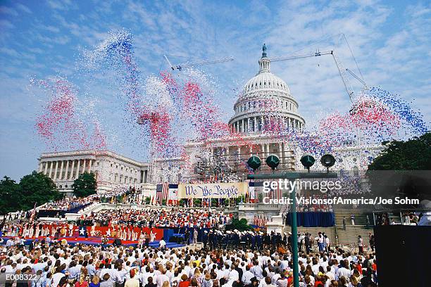 celebration at the capitol building, washington, dc - unabhängigkeitstag stock-fotos und bilder