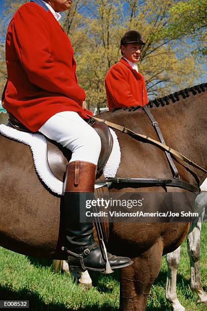 competitive riders on horses - riding habit stock pictures, royalty-free photos & images