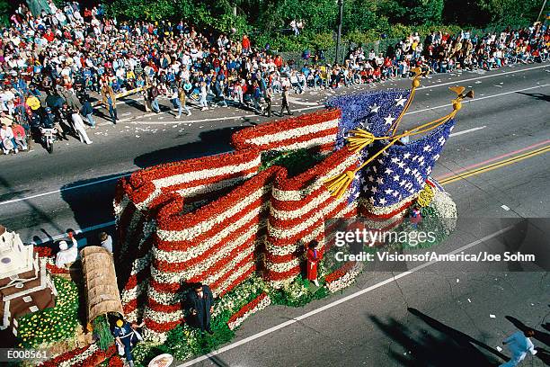 float in parade of american flag - festwagen stock-fotos und bilder