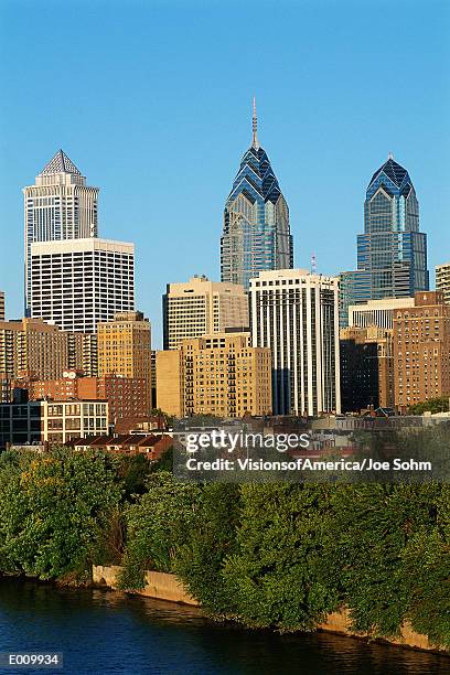 philadelphia, city of brotherly love - philadelphia stock-fotos und bilder