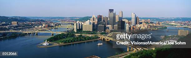 pittsburgh skyline - allegheny river stock pictures, royalty-free photos & images
