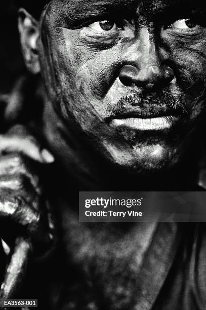 oil rig worker, portrait (b&w) - operário petrolífero imagens e fotografias de stock