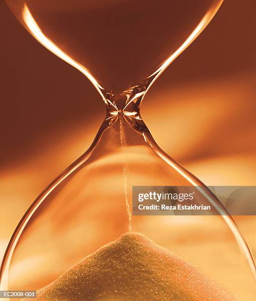 hourglass, close-up (digital enhancement) - sanduhr stock-fotos und bilder