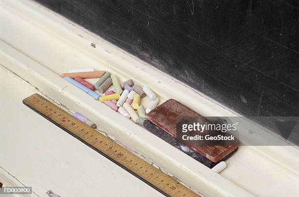 chalkboard eraser and chalk - chalkboard eraser stockfoto's en -beelden