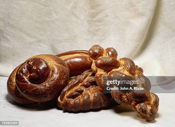 loaves of challah bread - braided bread stock pictures, royalty-free photos & images