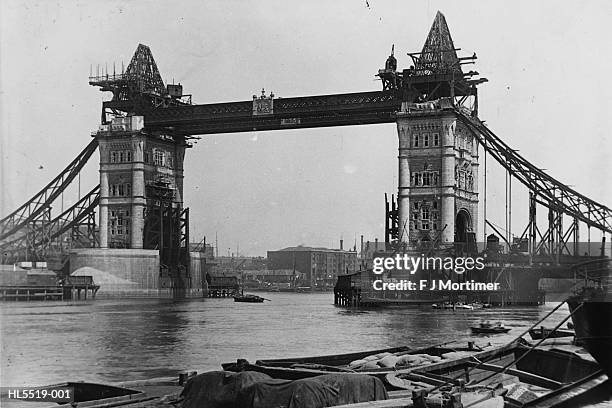 tower bridge - london tower bridge stock pictures, royalty-free photos & images