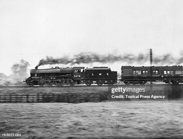 high speed train - zug mit dampflokomotive stock-fotos und bilder