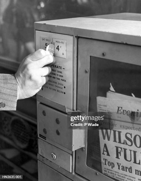 coin operated - london 1970s stock pictures, royalty-free photos & images