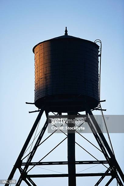 water tower - water tower storage tank - fotografias e filmes do acervo