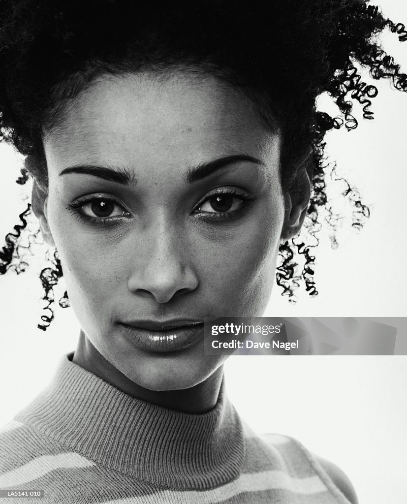 Young woman, portrait, close-up (B&W)