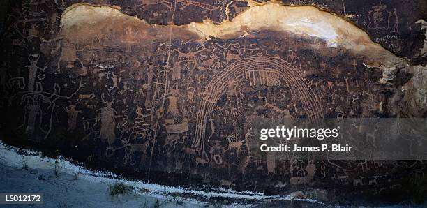 petroglyphs, rochester creek, utah - two firefighters shot dead two wounded responding to fire outside of rochester stockfoto's en -beelden