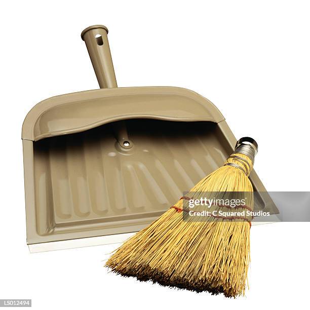 dustpan and broom - dustpan and brush stockfoto's en -beelden