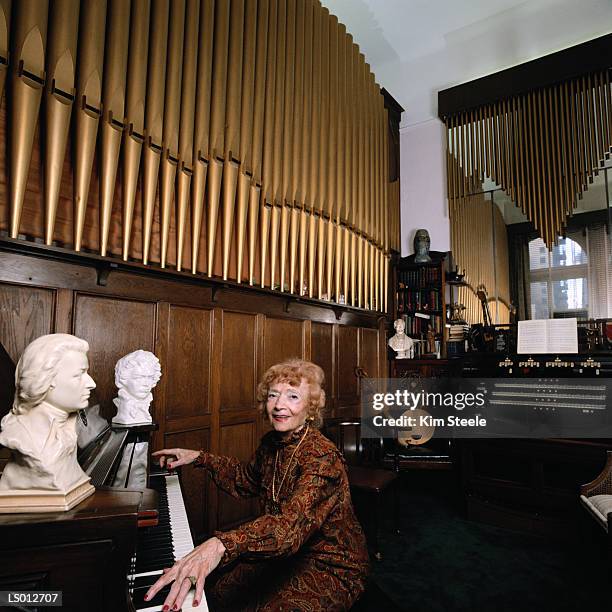 167 Carnegie Hall Studio Stock Photos, High-Res Pictures, and Images ...