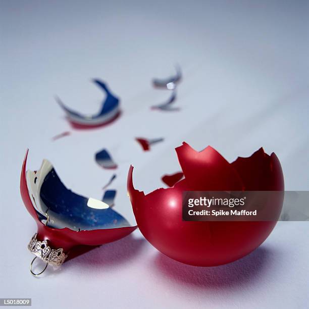 broken christmas ornament - ruined christmas stock pictures, royalty-free photos & images