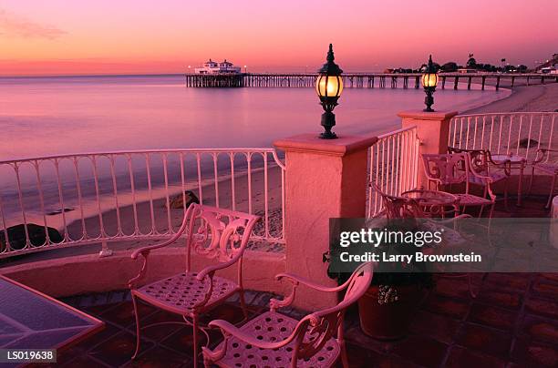 malibu pier and patio - malibu pier stock pictures, royalty-free photos & images