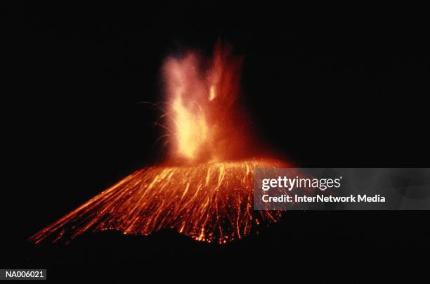 lava spewing from volcano - 1943 stock pictures, royalty-free photos & images
