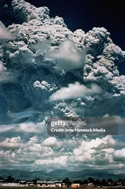 erupting volcano - mt pinatubo stock pictures, royalty-free photos & images