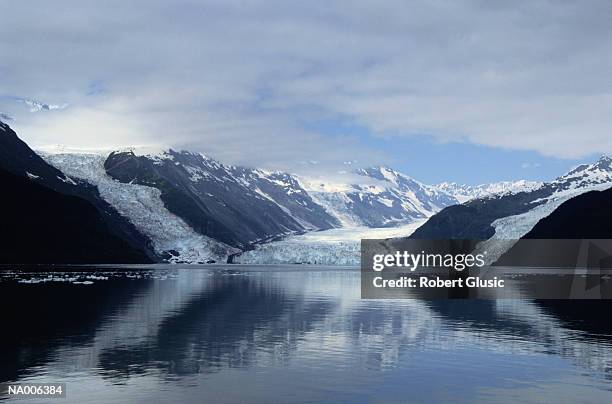 glacier in prince william sound - south central alaska stock pictures, royalty-free photos & images