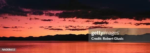 yellowstone national park - lago-yellowstone fotografías e imágenes de stock