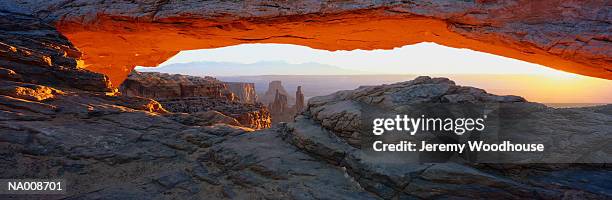 mesa arch at sunrise - mesa arch stock pictures, royalty-free photos & images