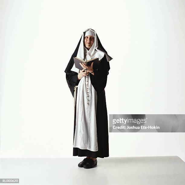 nun - nun habit stock pictures, royalty-free photos & images