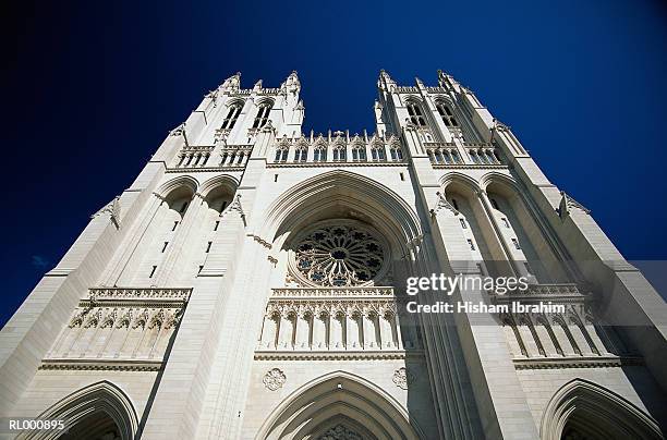 national cathedral in washington - maßwerk stock-fotos und bilder