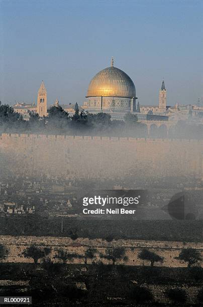 dome of the rock - circa 7th century stock pictures, royalty-free photos & images