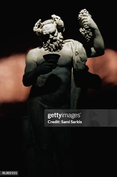 statue of dionysus in vatican museum - the museum of modern arts 8th annual film benefit honoring cate blanchett stockfoto's en -beelden
