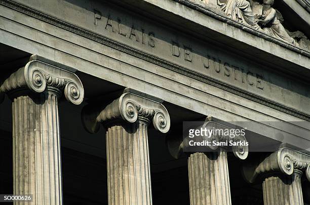 the justice court - prozesse stock-fotos und bilder