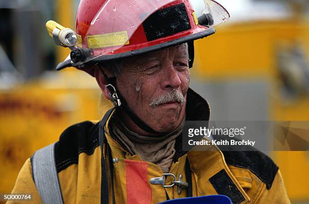 portrait of fireman - president trump hosts public safety medal of valor awards at white house stockfoto's en -beelden