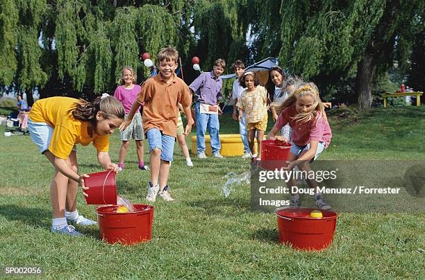 Relay Game Photos and Premium High Res Pictures - Getty Images