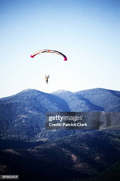 paragliding - luftsport stock-fotos und bilder