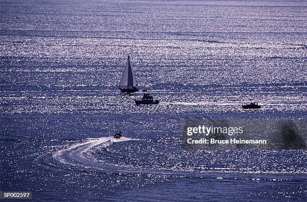 sailboats on a sunny day - and haryana police joint mock drill ahead of republic day stockfoto's en -beelden