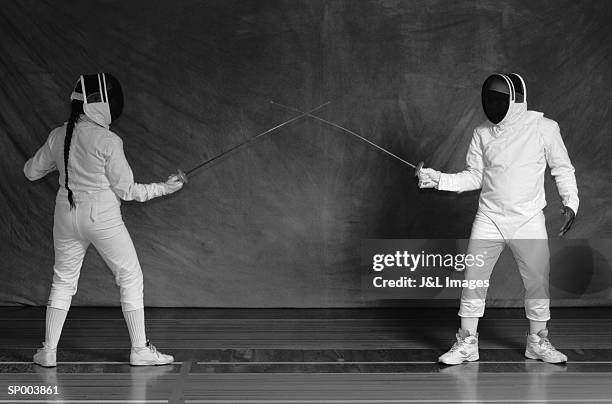 fencing bout - gates travels to asia europe on last trip as secretary of defense stockfoto's en -beelden