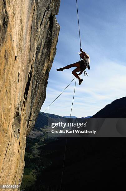 rappelling - soloing stock pictures, royalty-free photos & images