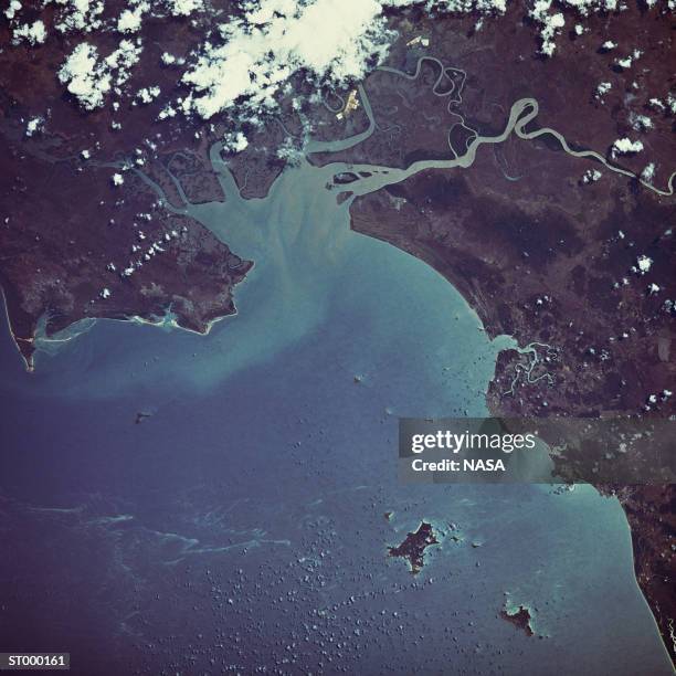 aerial view of great barrier reef - barrier imagens e fotografias de stock