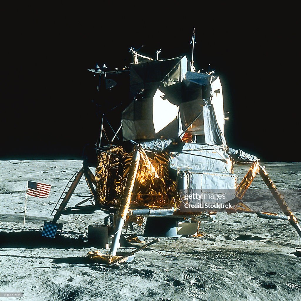 Msob Lunar Module Lunar Module On The Moon High-Res Stock Photo - Getty Images