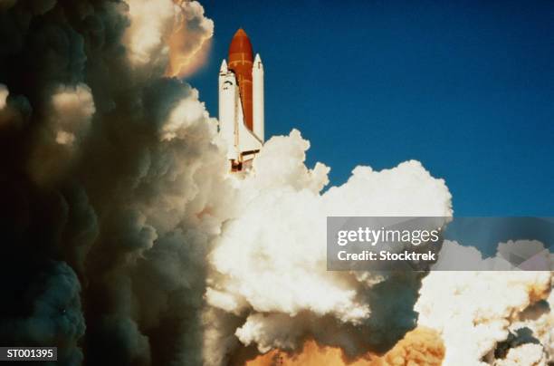 space shuttle launching - space shuttle foto e immagini stock