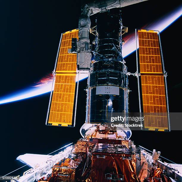 satellite launching from space shuttle - space shuttle foto e immagini stock