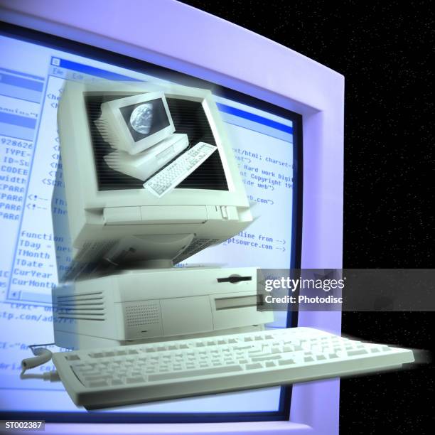 Beige Computer Monitor Photos and Premium High Res Pictures - Getty Images