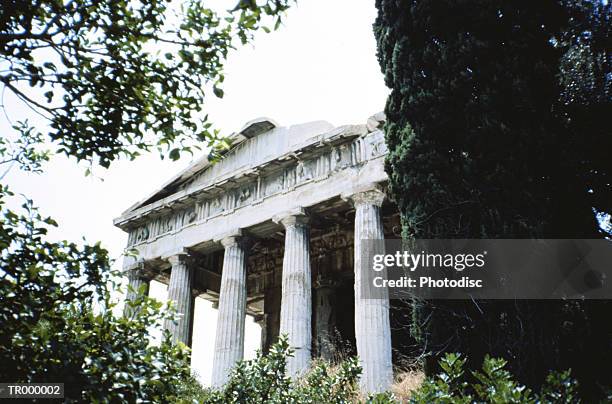 athens, greece - ancient temple - zentralgriechenland stock-fotos und bilder