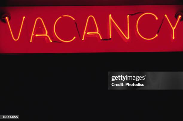 vacancy in neon - placa de vaga imagens e fotografias de stock