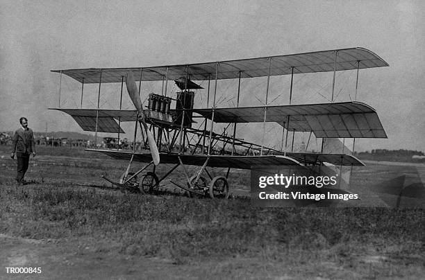 early airplane - president trump hosts public safety medal of valor awards at white house stockfoto's en -beelden