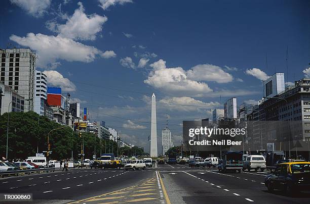 buenos aires boulevard - provinz buenos aires stock-fotos und bilder